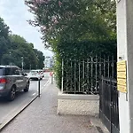 Venice בית אירוח *